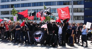 Antyrasistowska demonstracja w Southampton UK Anglia (24)